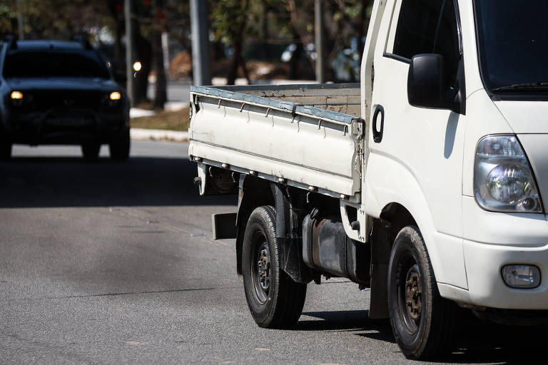 Governo mantém subsídio de R$ 1,12 no diesel após tensão no Irã