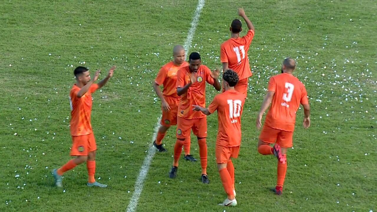Lance de jogo entre CTE/Colatina e GEL pela Série B do Campeonato Capixaba 2026