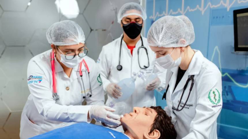 Mubadala compra controle de universidade de medicina em Vila Velha