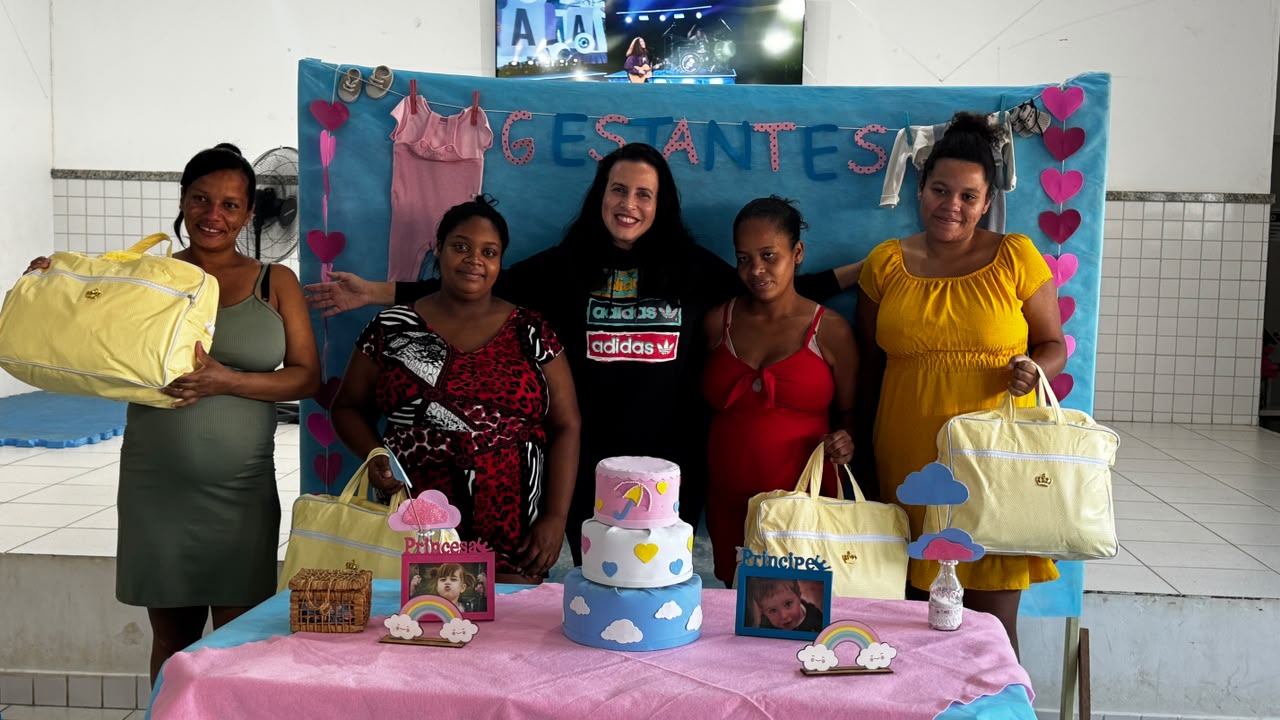 Pedro Canário entrega kits natalidade e reforça apoio à amamentação
