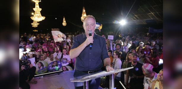 Casagrande lança pré-candidatura ao Senado em convenção do PSB