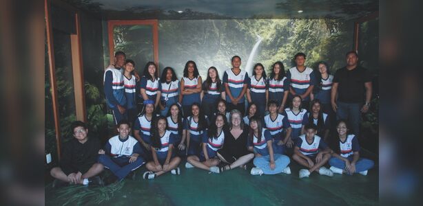 Projeto leva alunos de Vila Velha a conhecer bastidores da Rede Tribuna
