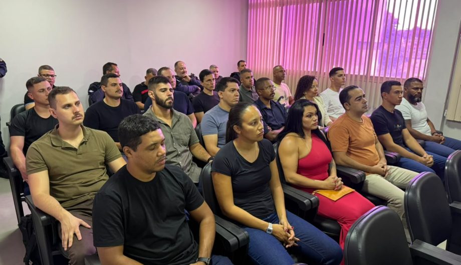 Cachoeiro empossa 19 novos guardas civis municipais