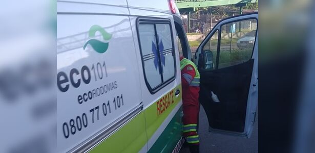 Acidente entre carro e ônibus deixa sete feridos na BR-101 em Linhares