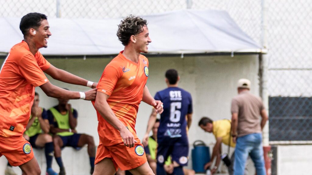 Linhares FC lidera Série B com técnica inédita à beira do campo
