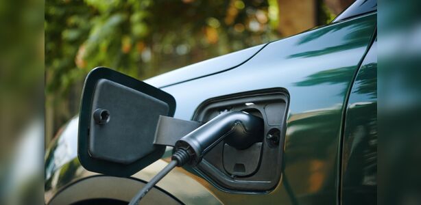 Carros elétricos geram novas regras em condomínios do ES