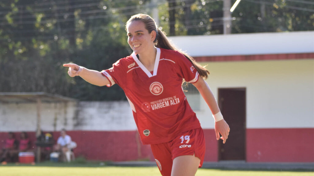 Prosperidade goleia por 10 a 0 e lidera Capixabão Feminino