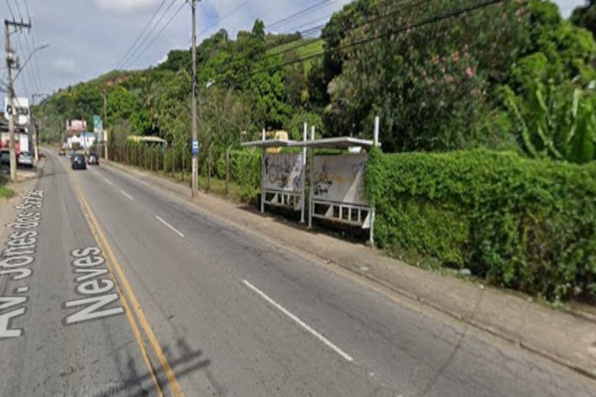 Ponto de ônibus é desativado na Jones dos Santos Neves