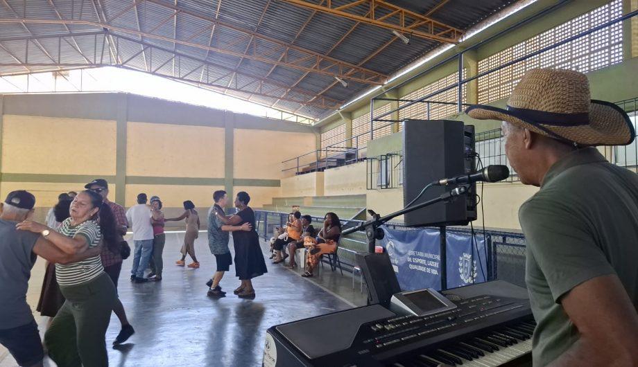 Centro de Convivência de Cachoeiro celebra chegada da primavera com música e dança