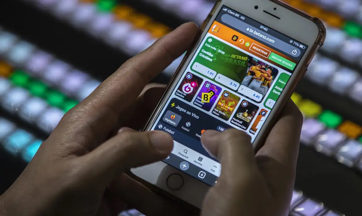 Governo do ES proíbe propaganda de bets em bens públicos