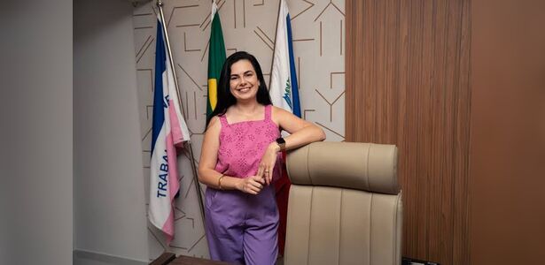Sabrina Astori é reeleita presidente da Câmara de Guarapari