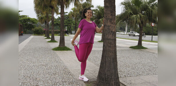 Flávia durante treino de corrida ao ar livre