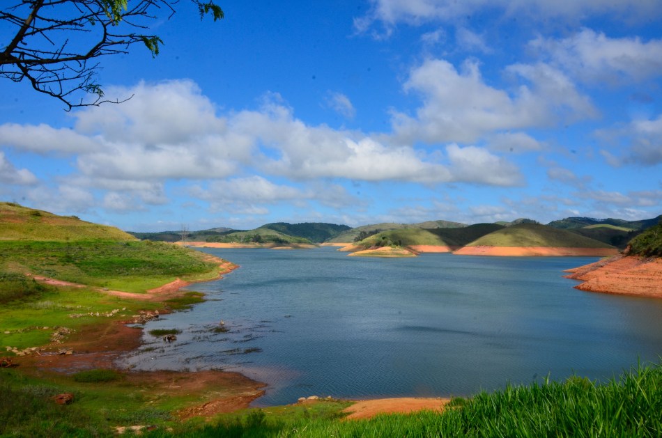 Praias de rio e piscinas naturais são alternativa ao mar na Europa