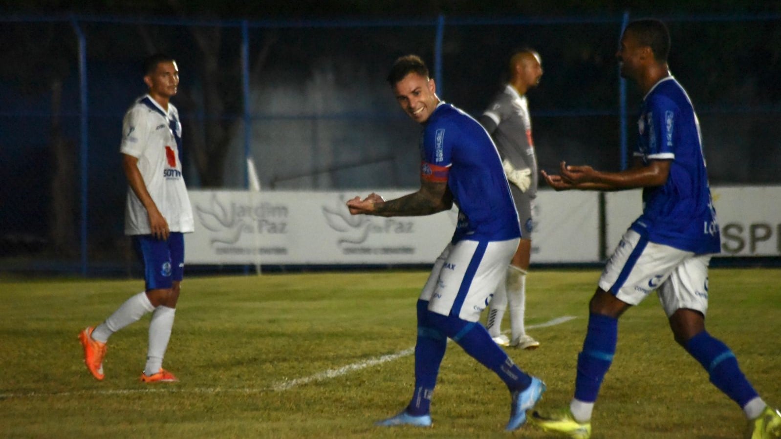 Vitória lidera a Copa Espírito Santo com vitória convincente