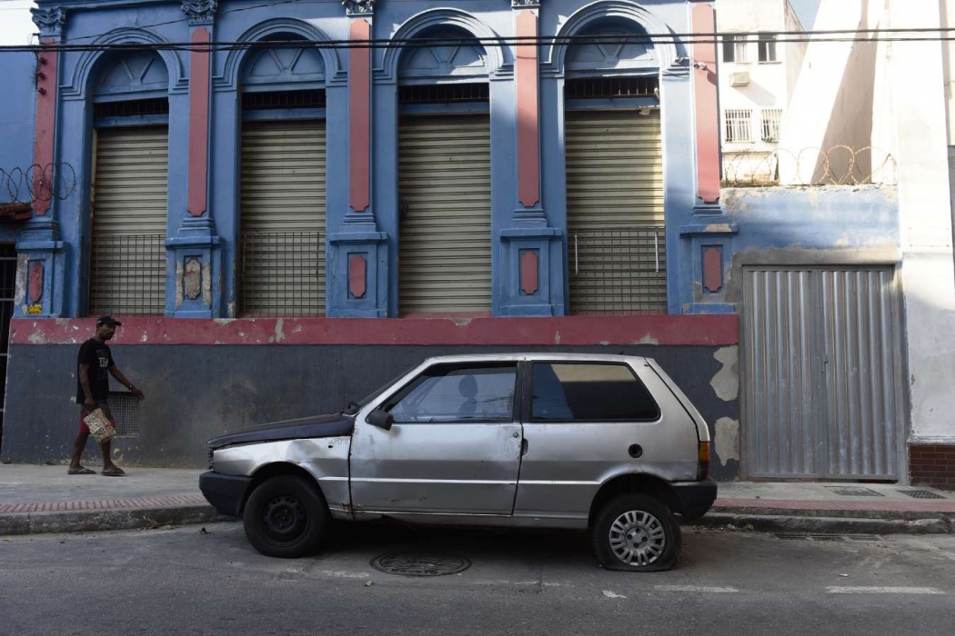 Carro abandonado na sua rua? Vitória mostra como denunciar