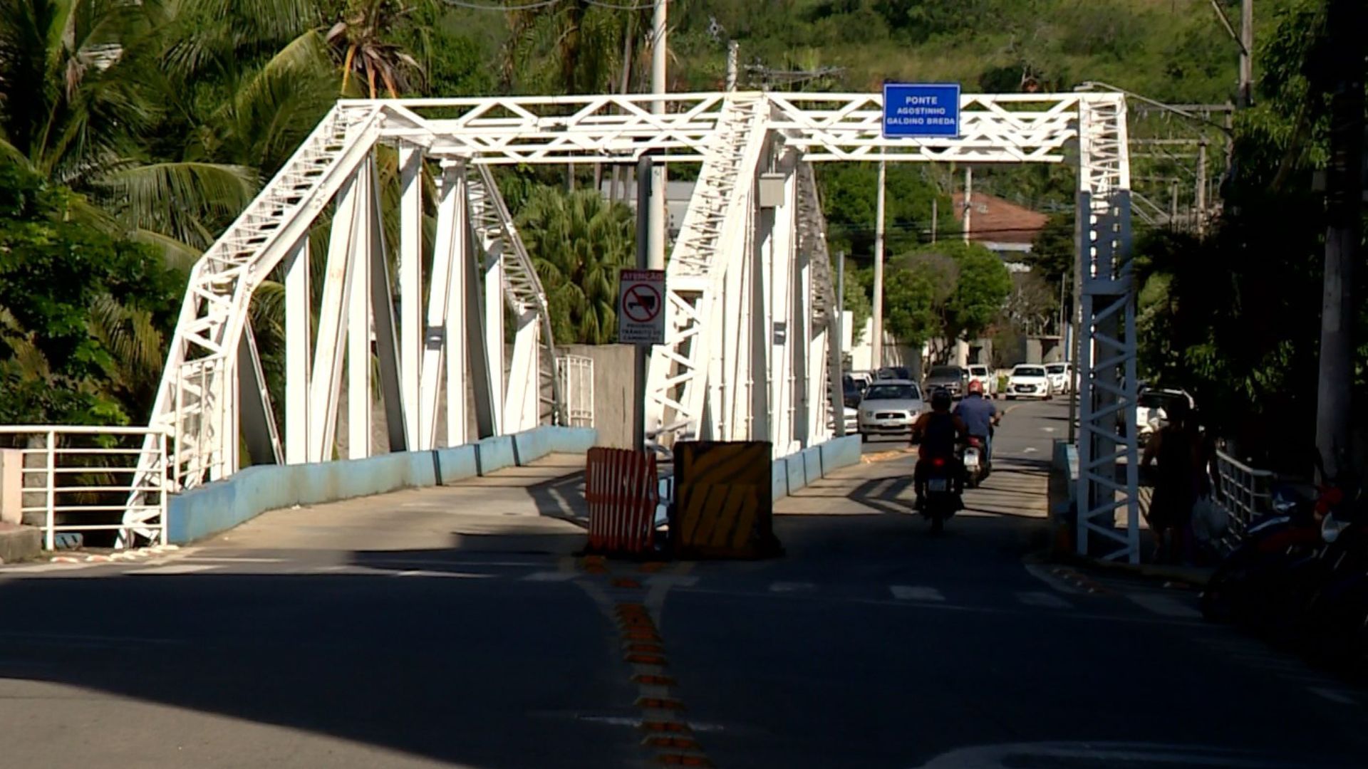 Veículos pesados desrespeitam sinalização na Ponte do Irajá em Colatina?