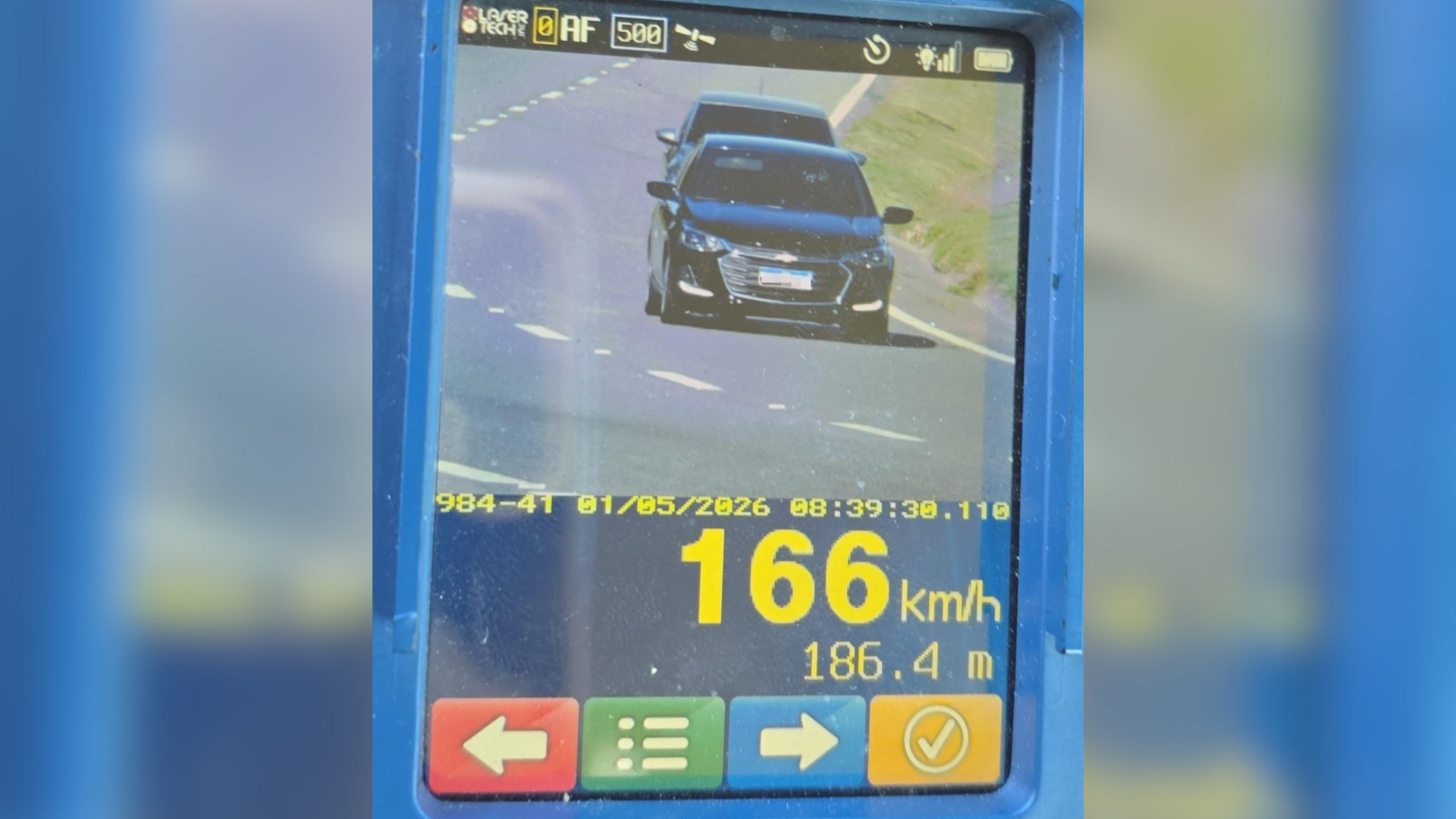 Motorista é flagrado a 166 km/h na BR-101
