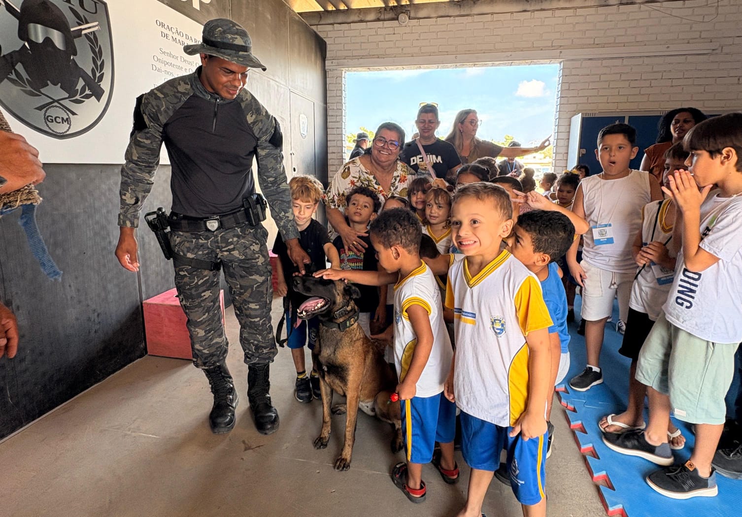 Estudantes de Marataízes conhecem a Guarda Municipal