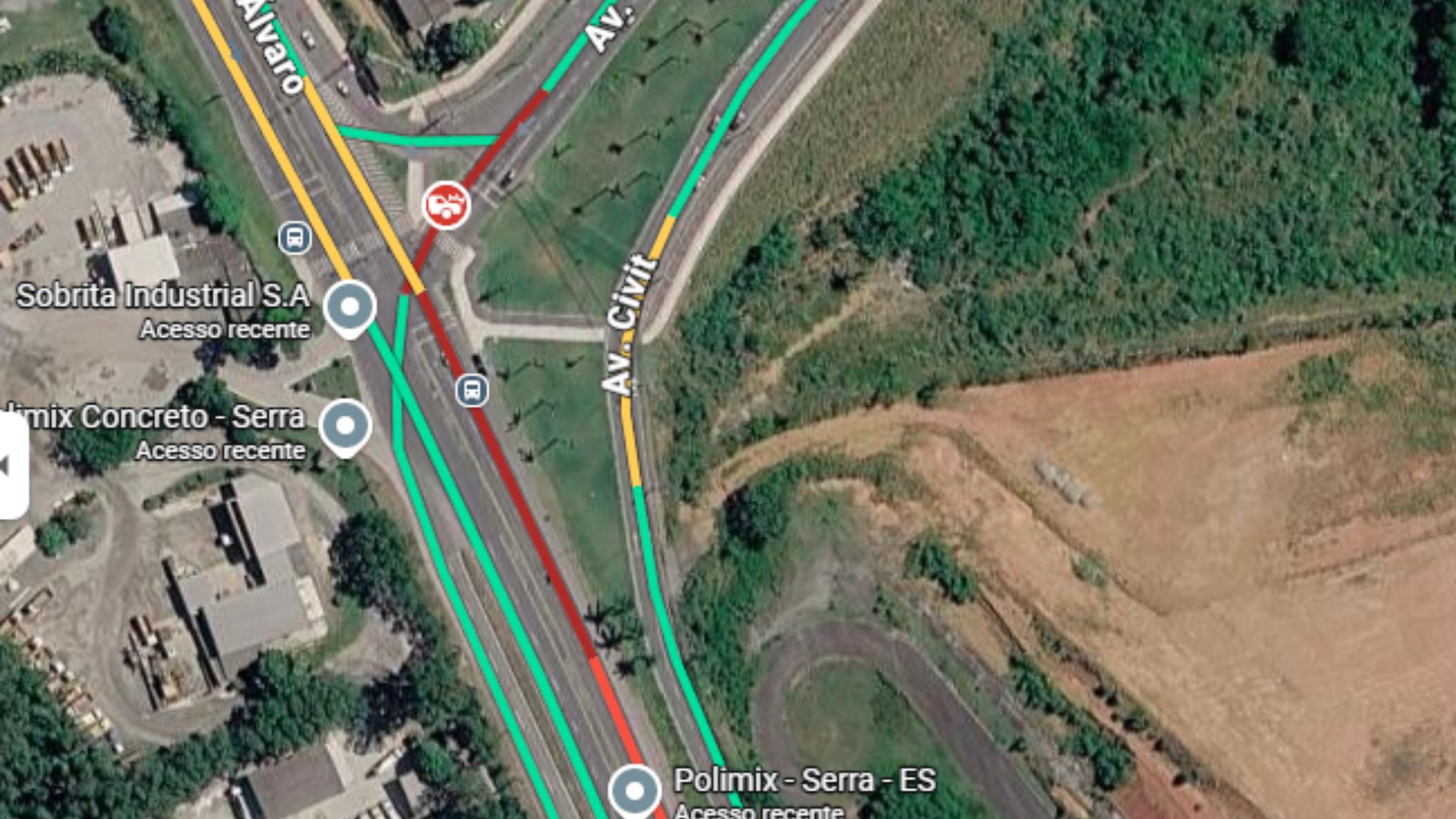 Colisão entre carreta e moto deixa dois feridos na Serra