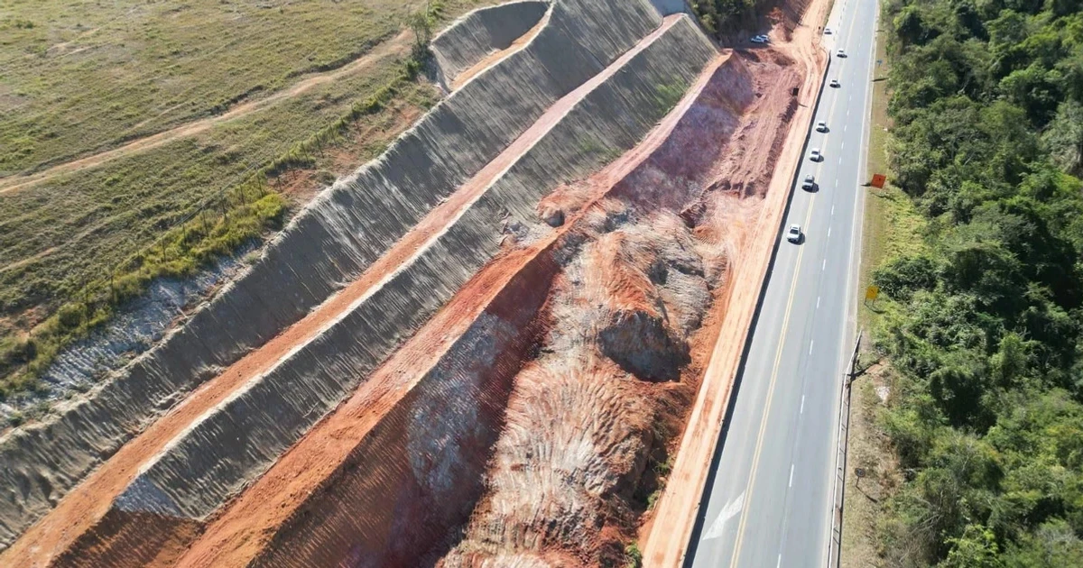 BR 101 em Ibiraçu fica totalmente bloqueada nesta quarta